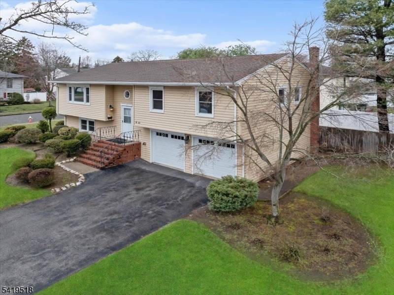 41-03 Ackerman Dr, Fair Lawn Boro, NJ 07410