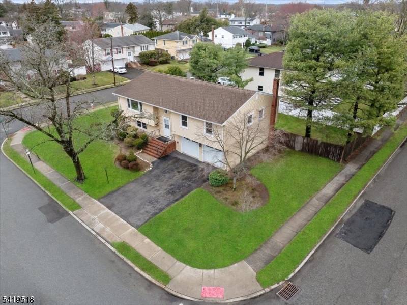 41-03 Ackerman Dr, Fair Lawn Boro, NJ 07410