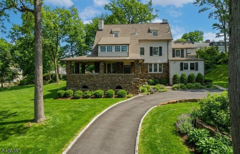 129 Watchung Ave, Chatham Boro, NJ 07928