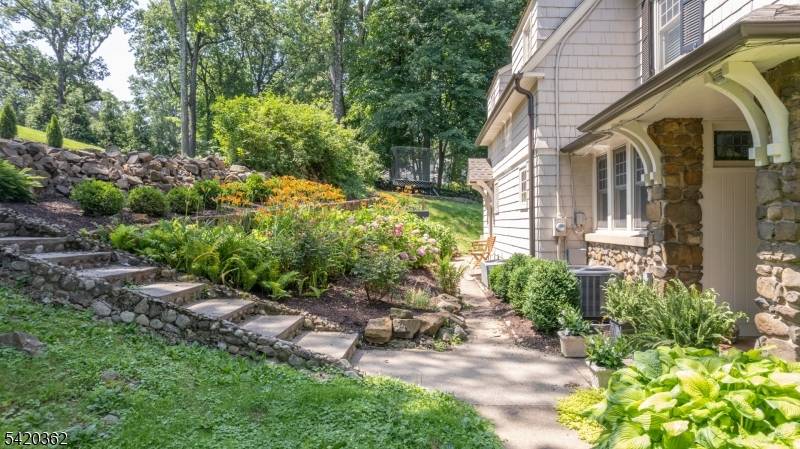 129 Watchung Ave, Chatham Boro, NJ 07928