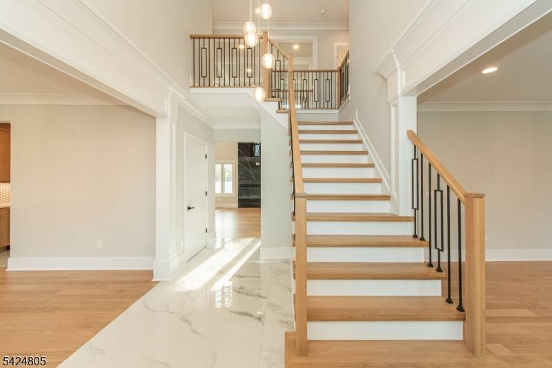 722 Erie Rd, Paramus Boro, NJ 07652