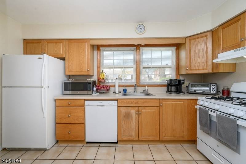 4 Cardinal Ln #1, Hillsborough Twp., NJ 08844