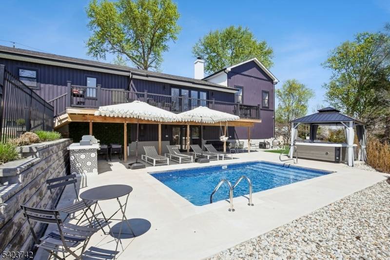 8 Rand Dr, West Orange Twp., NJ 07052