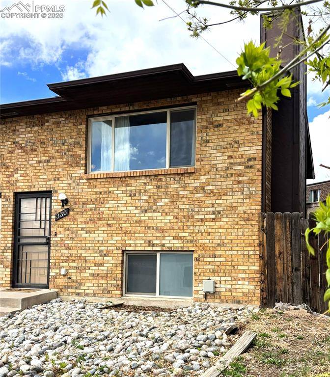 330 Mount View LN, Colorado Springs, CO 80907