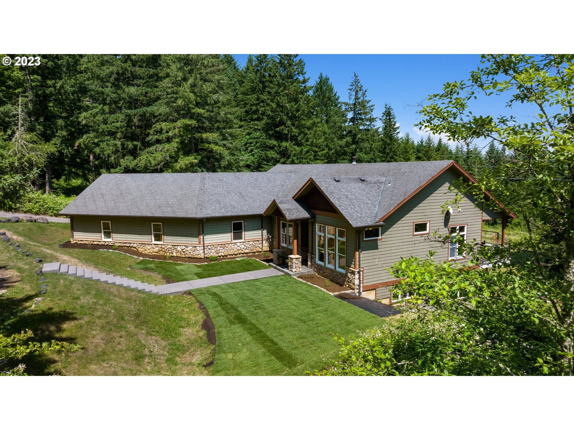10534 SE VRADENBURG RD, Happy Valley, OR 97086
