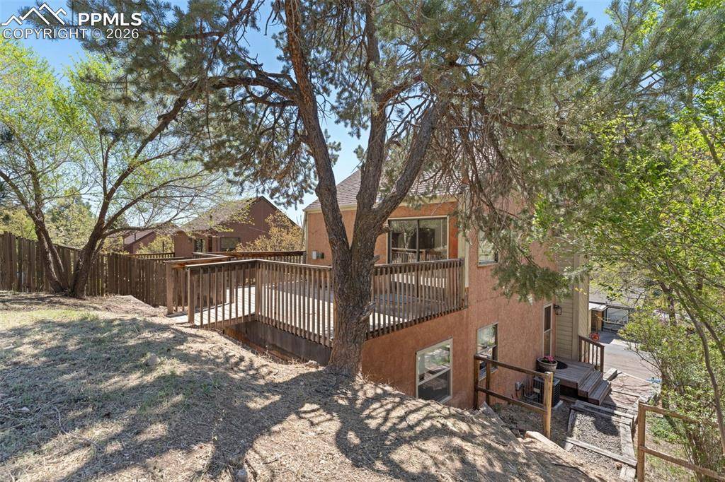 376 Pilot Knob AVE, Manitou Springs, CO 80829