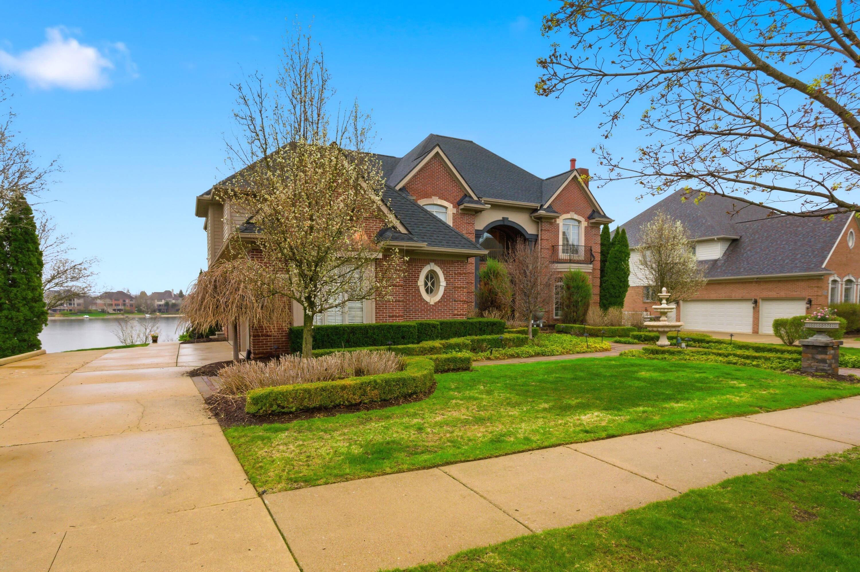 18356 Clairmont CIR W, Northville Twp, MI 48168