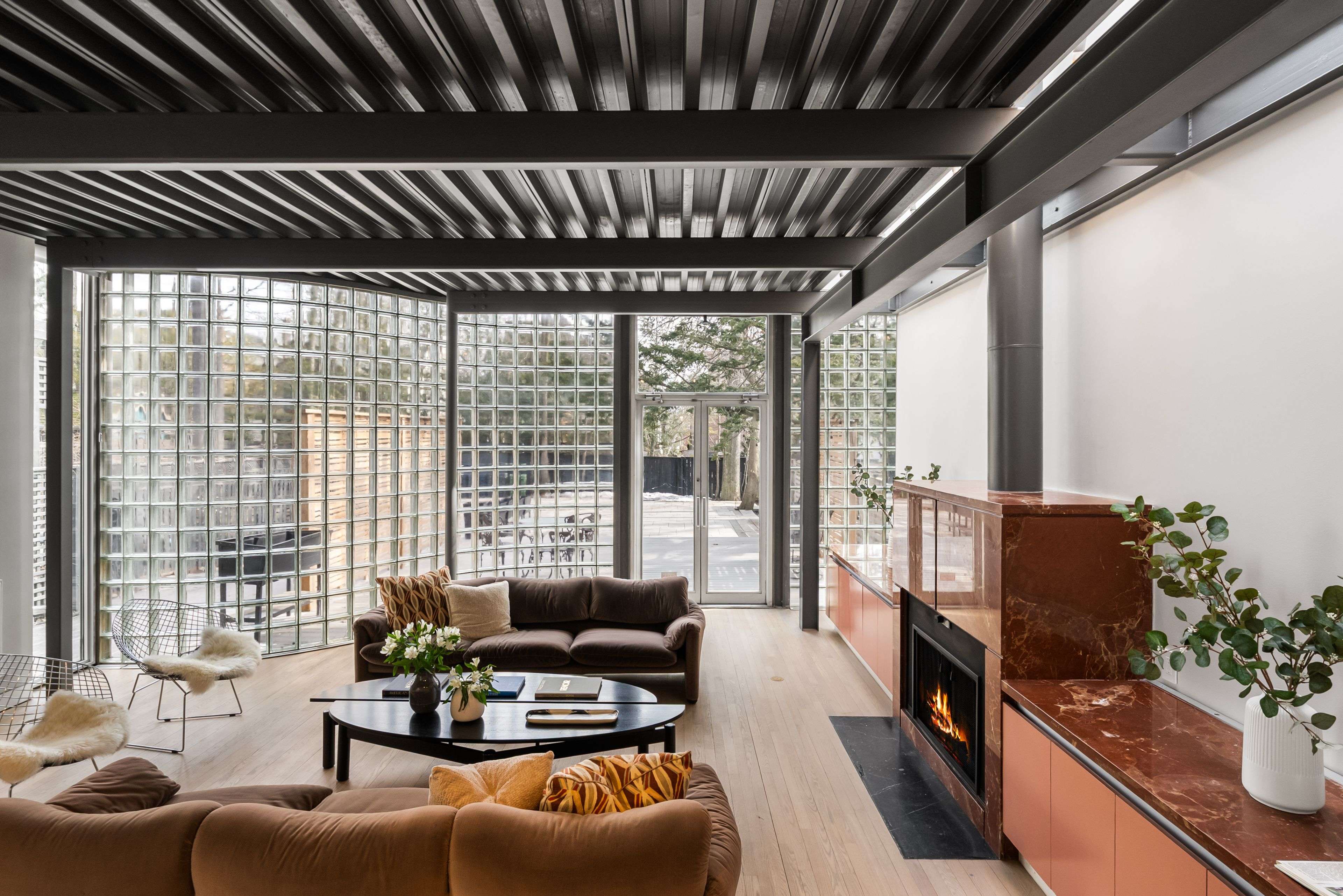 335 St Clair AVE E, Toronto C09, ON M4T 1P3