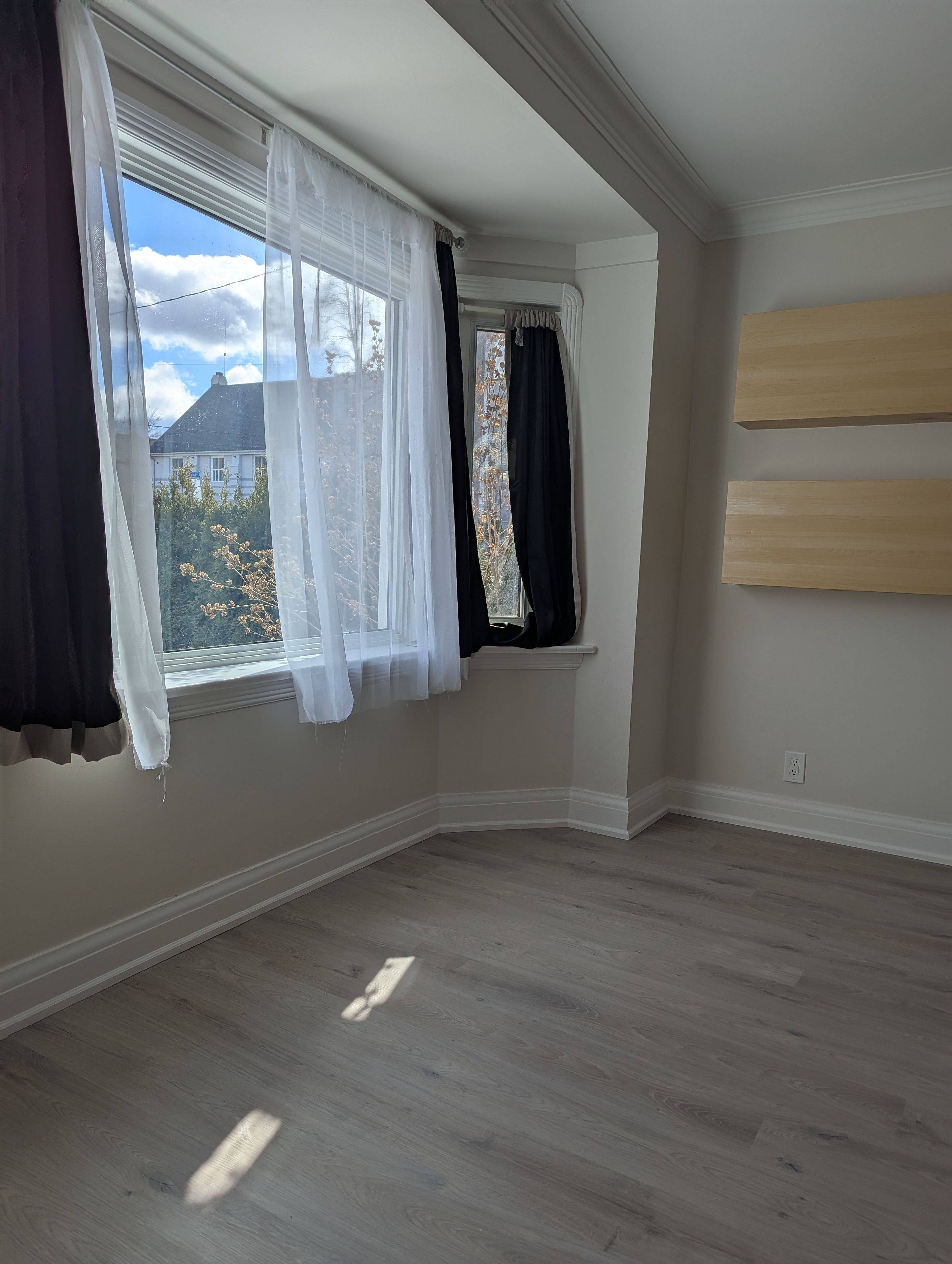 292 Scott RD #Main Floor, Toronto W03, ON M6M 3V4