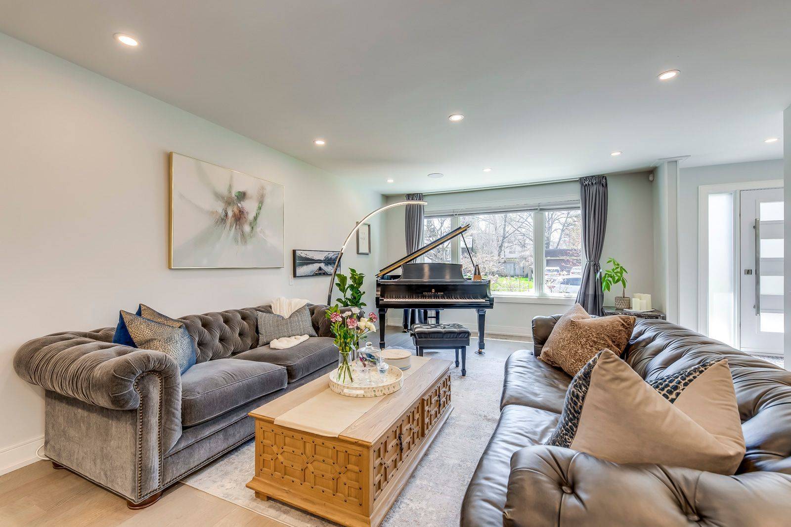 2220 Elmhurst AVE, Oakville, ON L6J 5G7