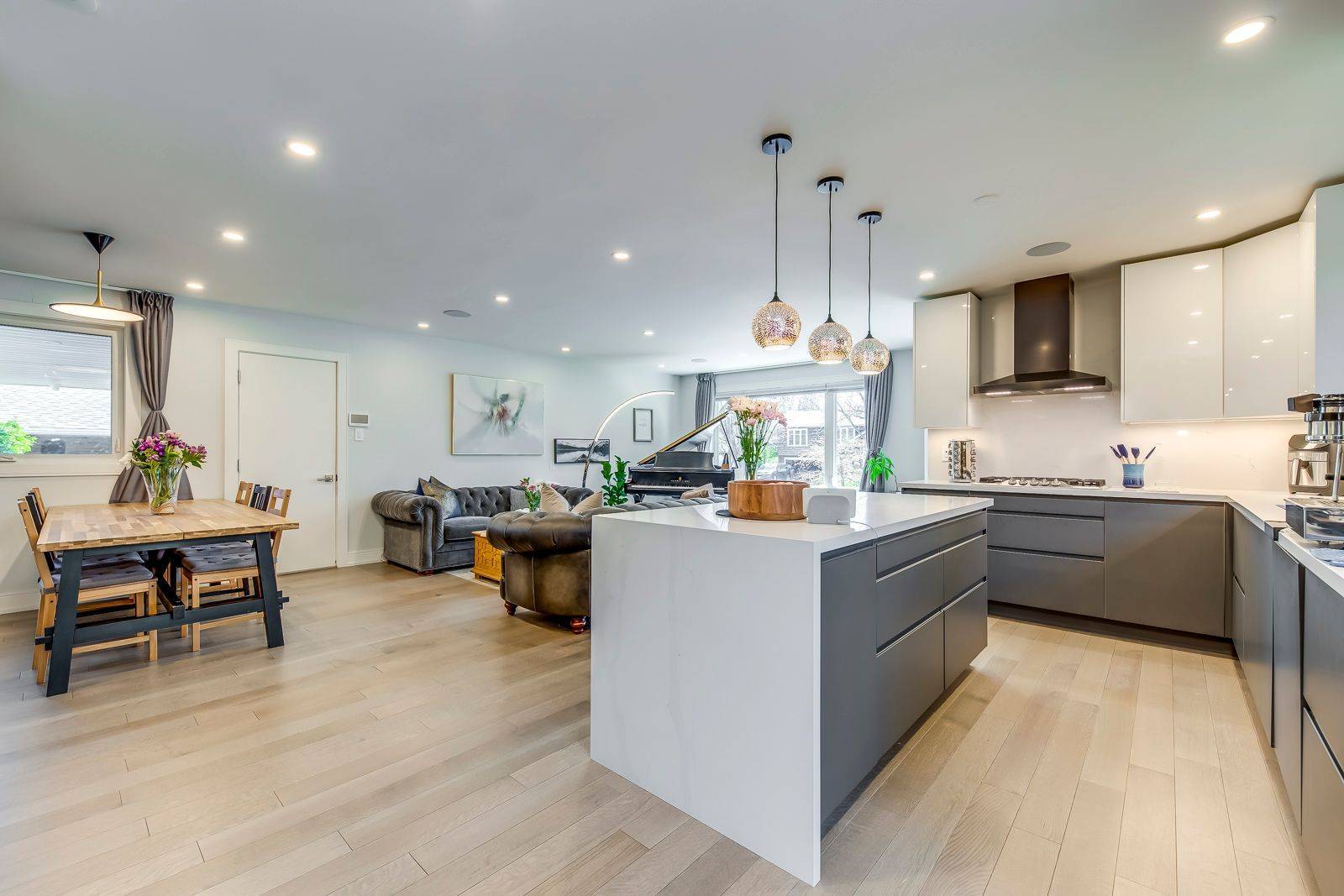 2220 Elmhurst AVE, Oakville, ON L6J 5G7