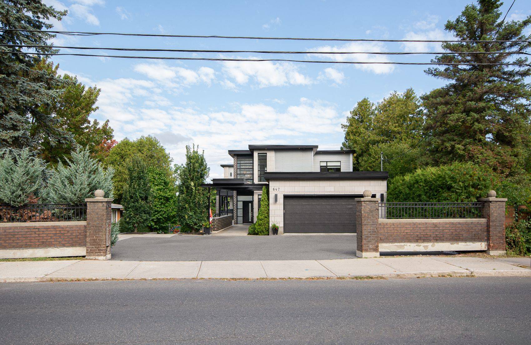 847 Walkley RD, Billings Bridge - Riverside Park And Area, ON K1V 6R6