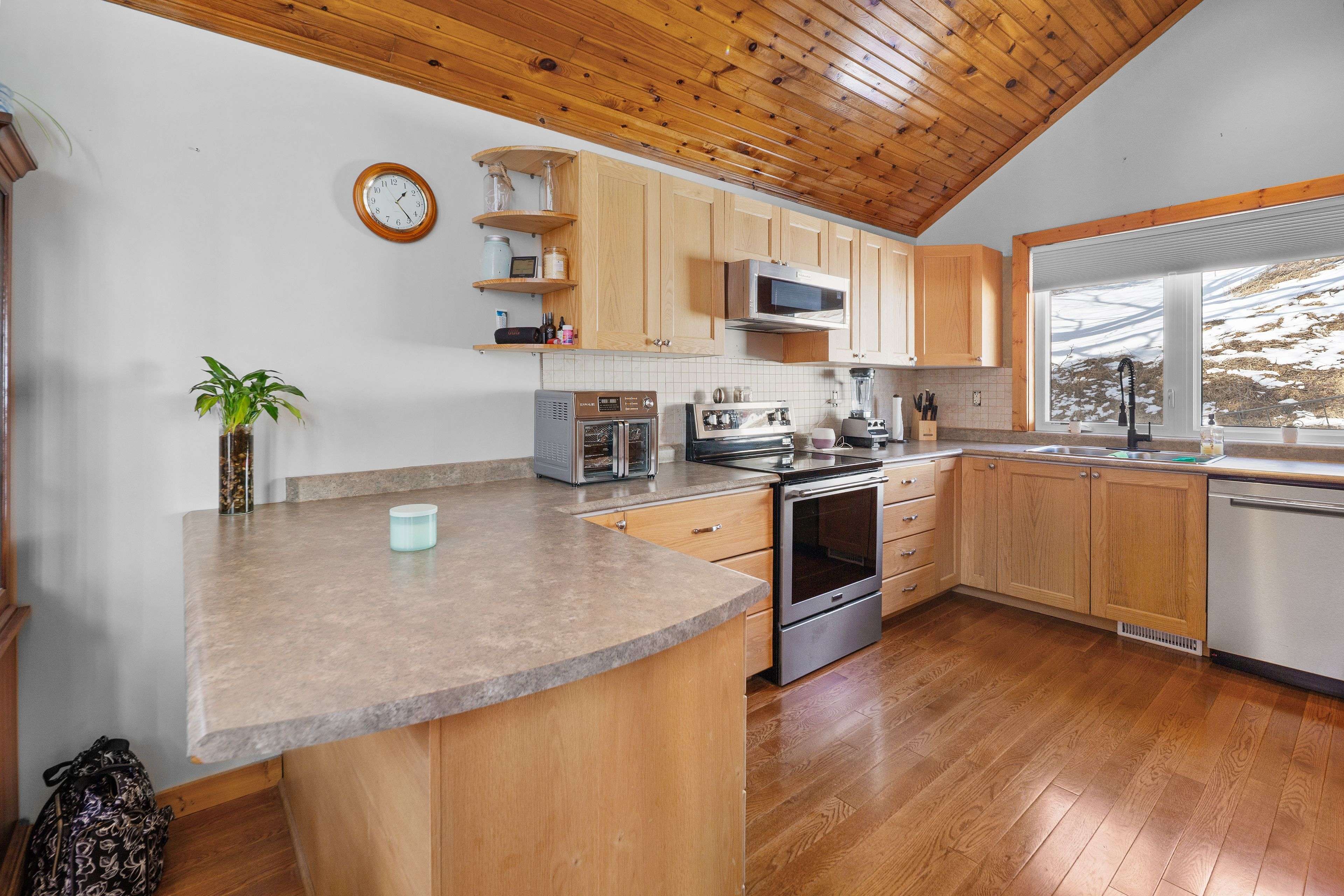 2242 Hwy 124 HWY, Whitestone, ON P0A 1G0