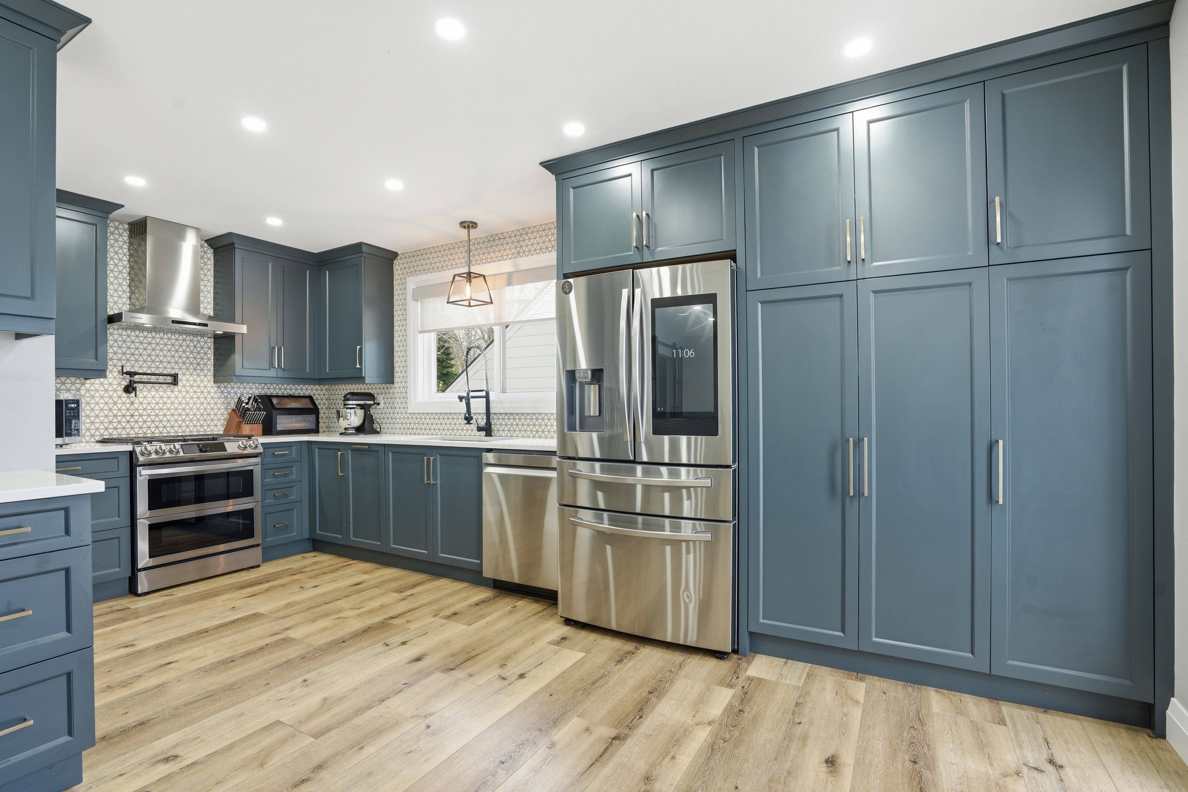 101 Livingston AVE, Grimsby, ON L3M 1L4