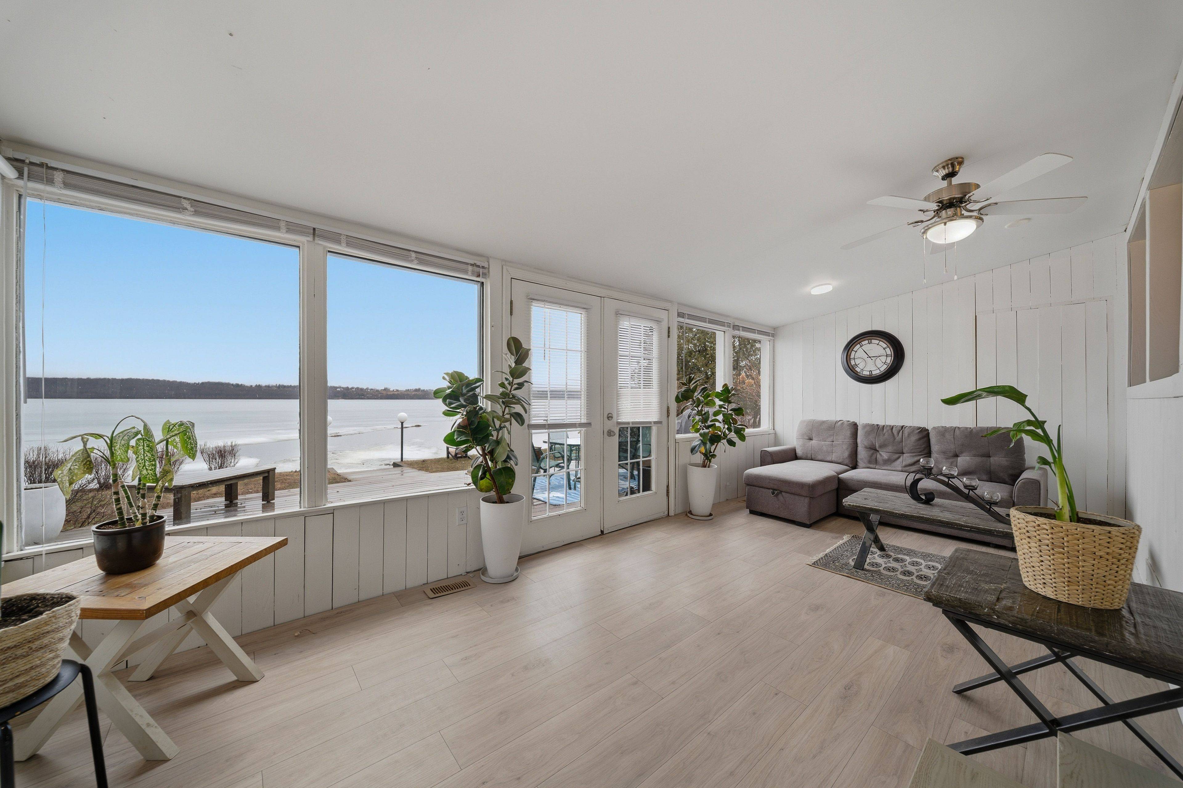 15 Neely ST, Kanata, ON K0A 1T0