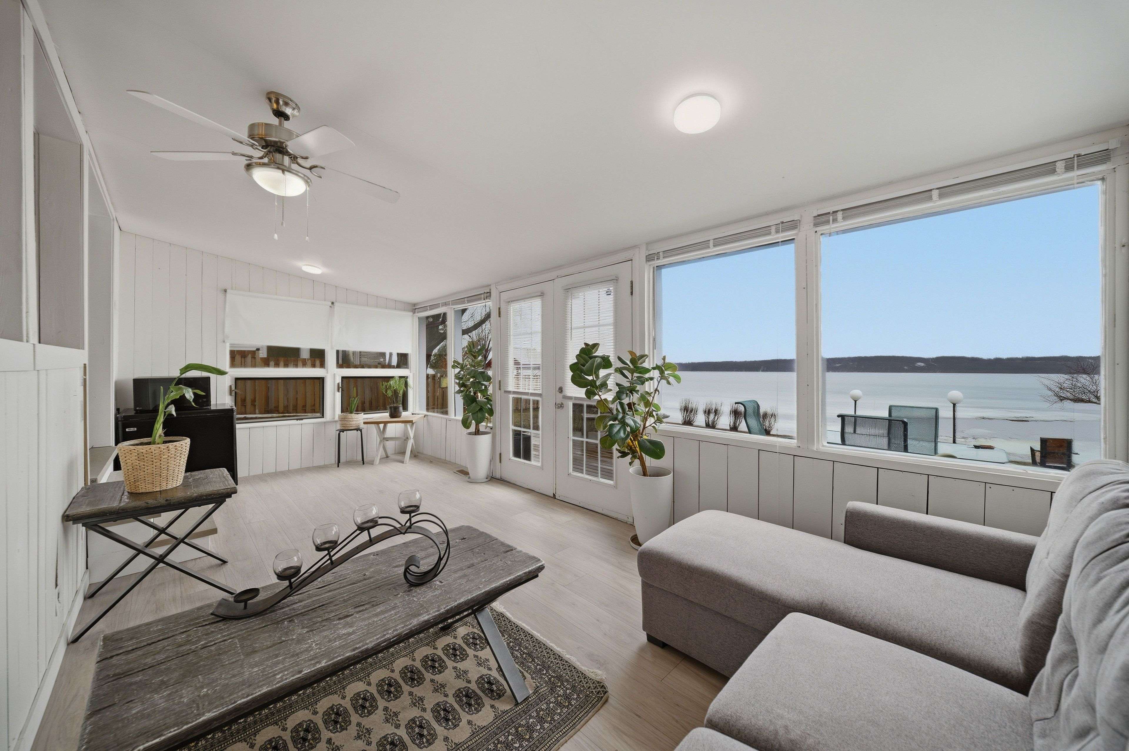 15 Neely ST, Kanata, ON K0A 1T0