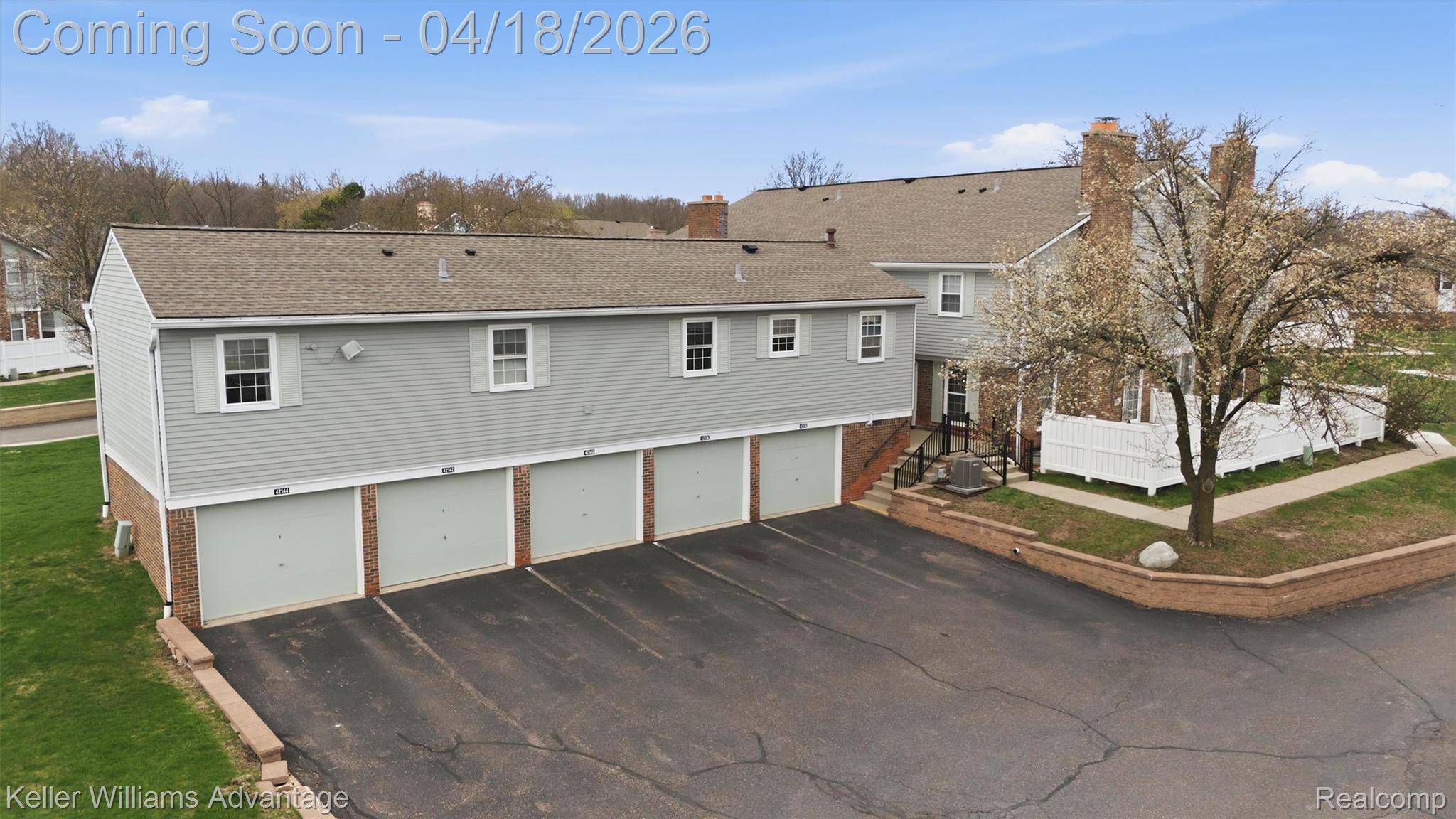 42136 Gladwin ST, Novi, MI 48167