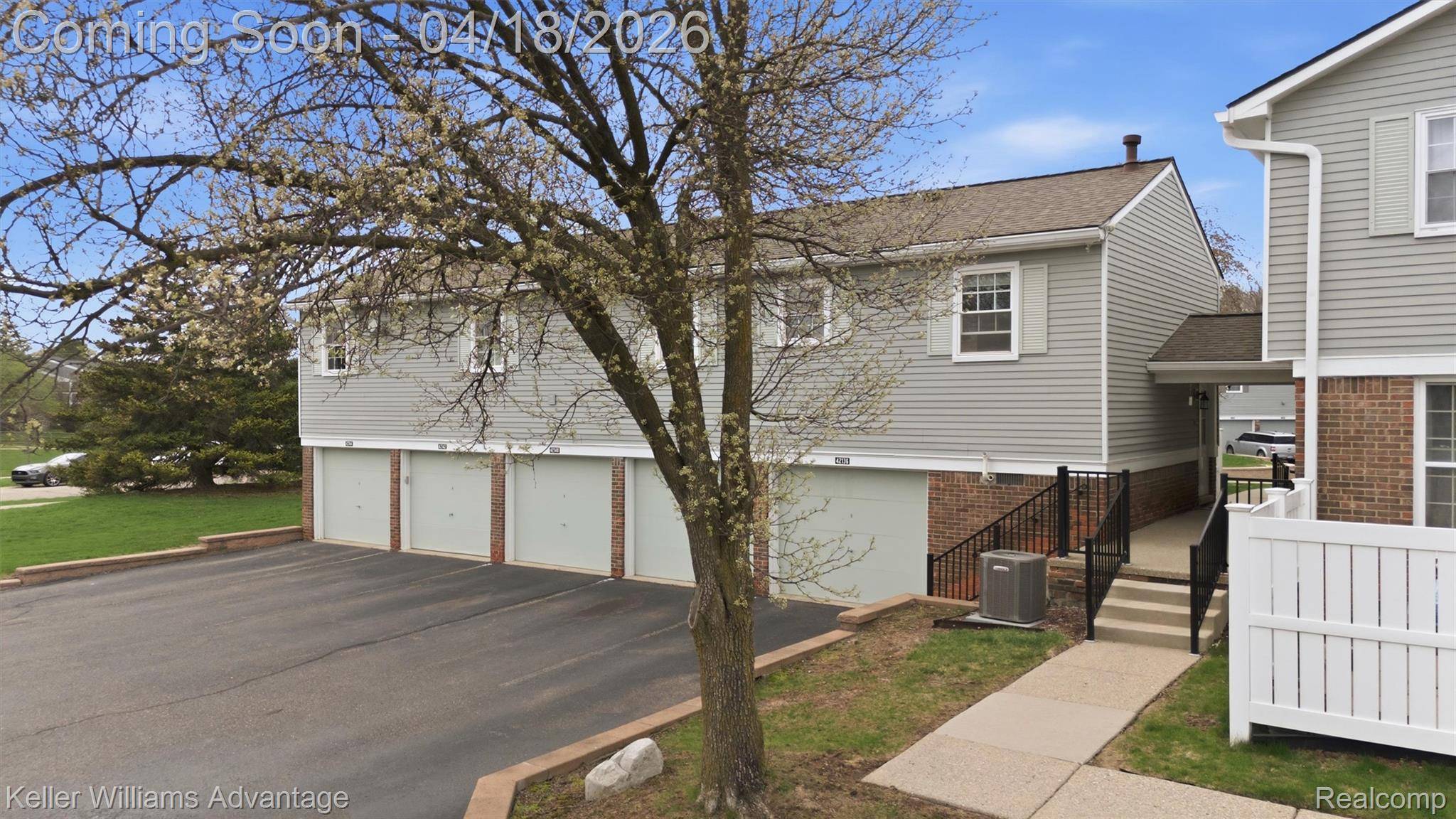 42136 Gladwin ST, Novi, MI 48167