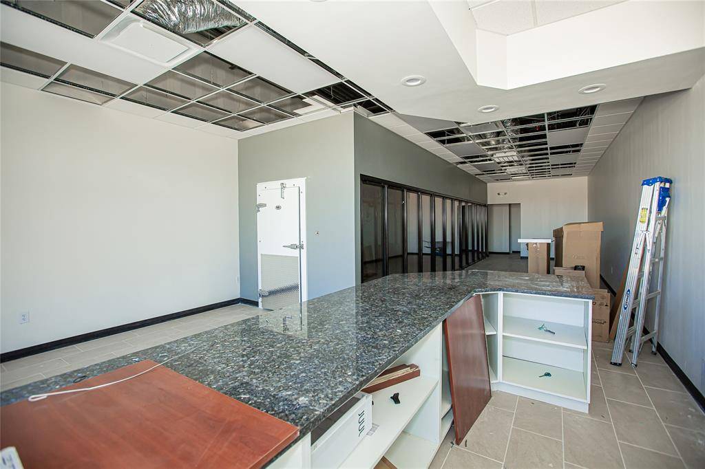 4550 BASSWOOD Boulevard, Fort Worth, TX 76137