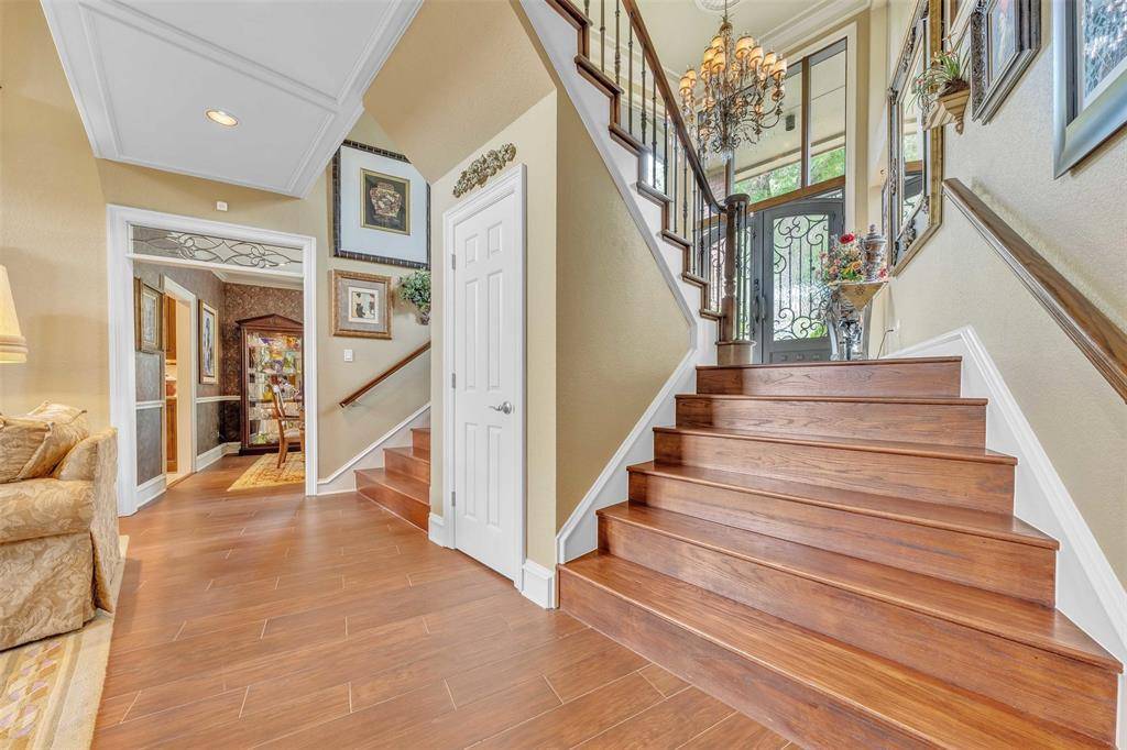 401 Canyon Creek Trail, Fort Worth, TX 76112