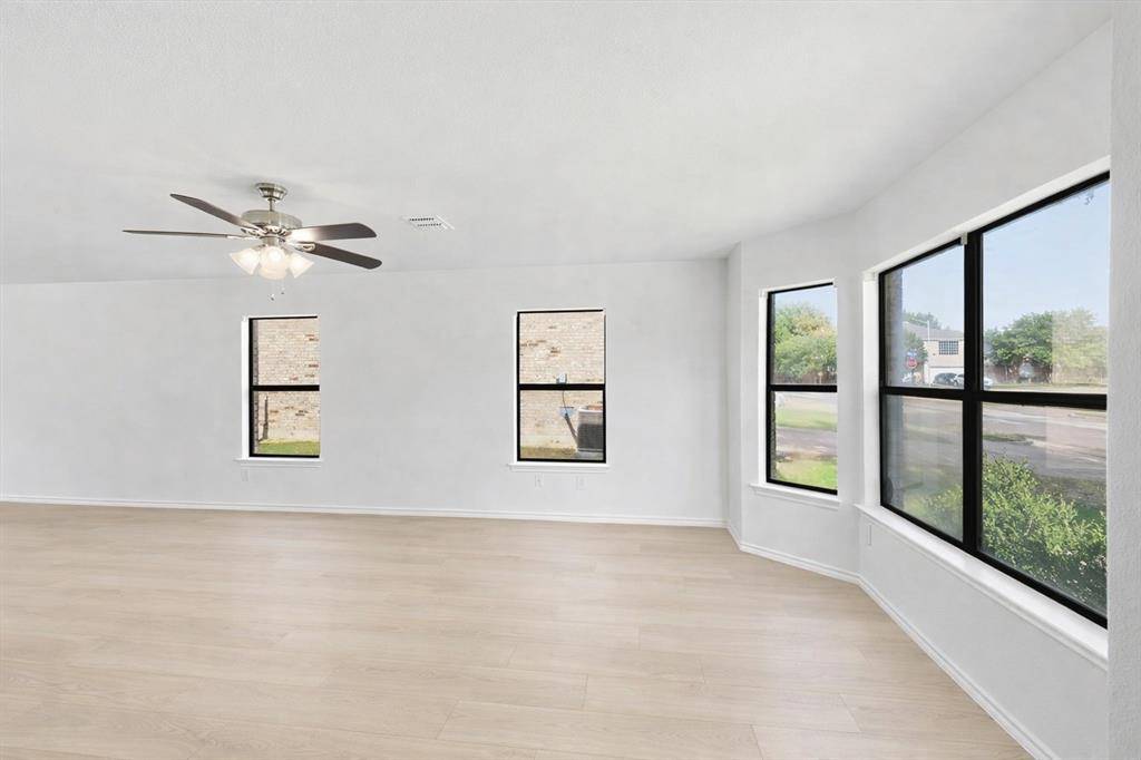 7604 Amsterdam Lane, Arlington, TX 76002