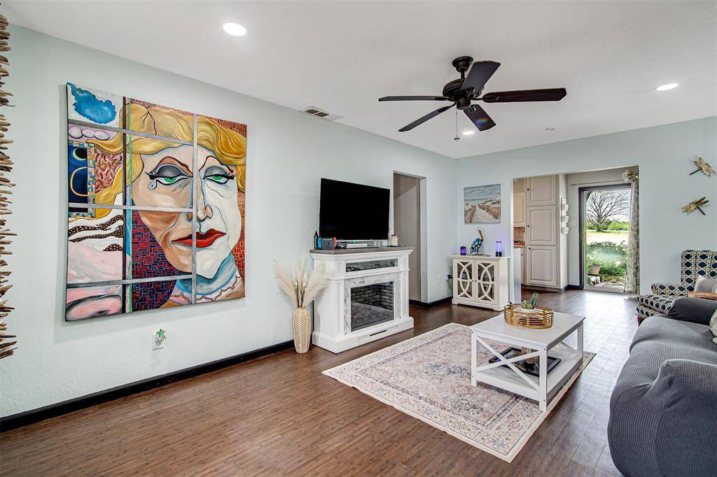 210 Davis Ranch Road, Alvarado, TX 76009