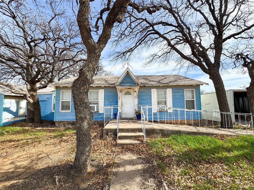 2007 Avenue E, Cisco, TX 76437