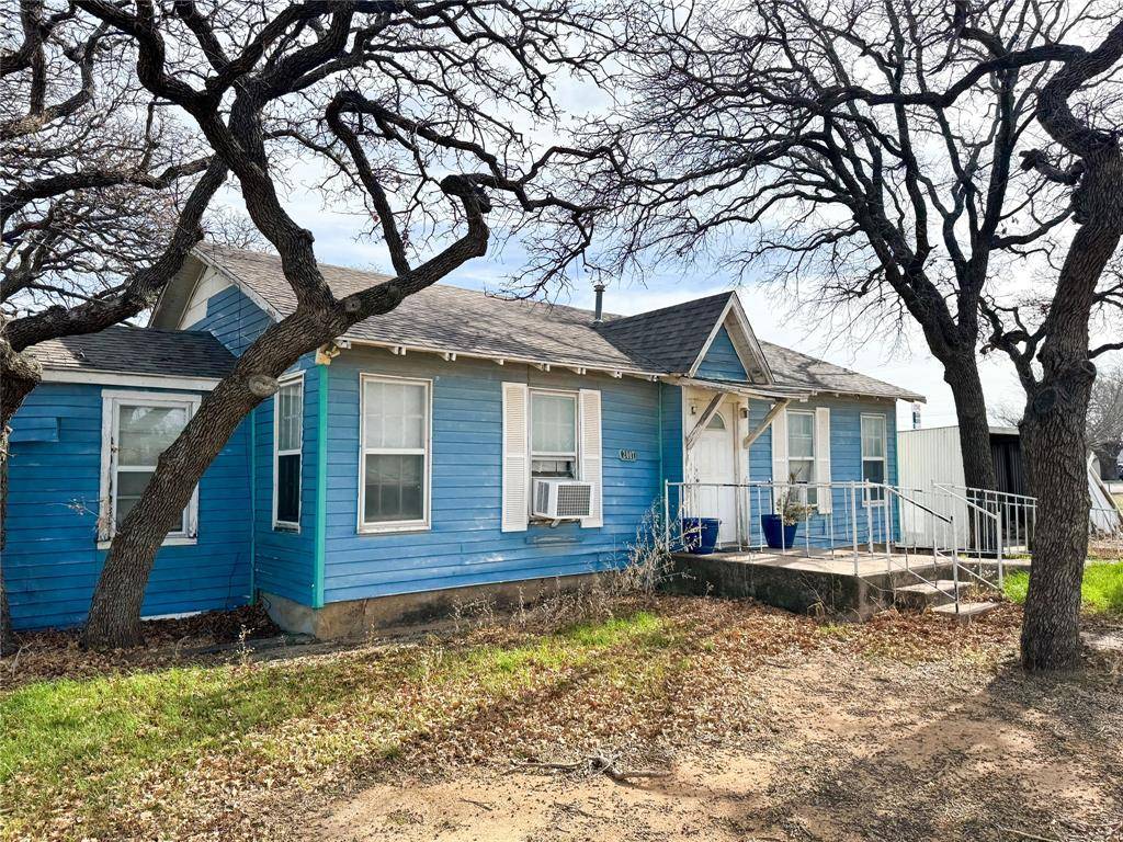 2007 Avenue E, Cisco, TX 76437