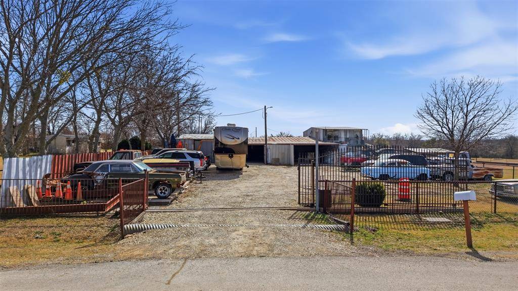 6338 N Bob White Way, Sanger, TX 76266