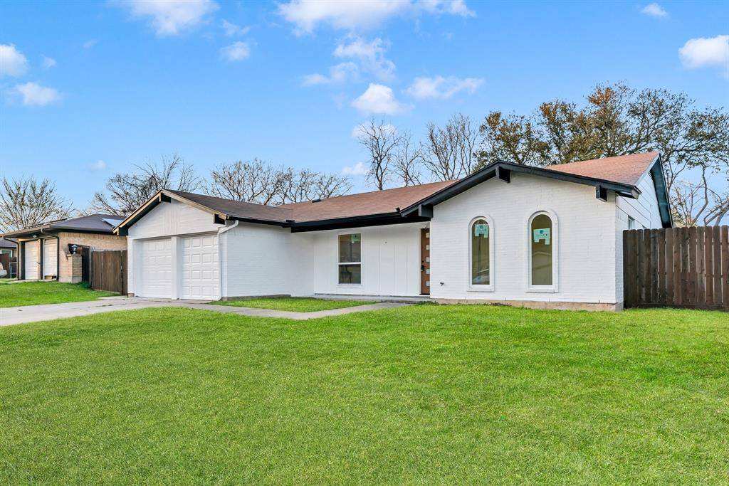 1701 Carla Avenue, Arlington, TX 76014