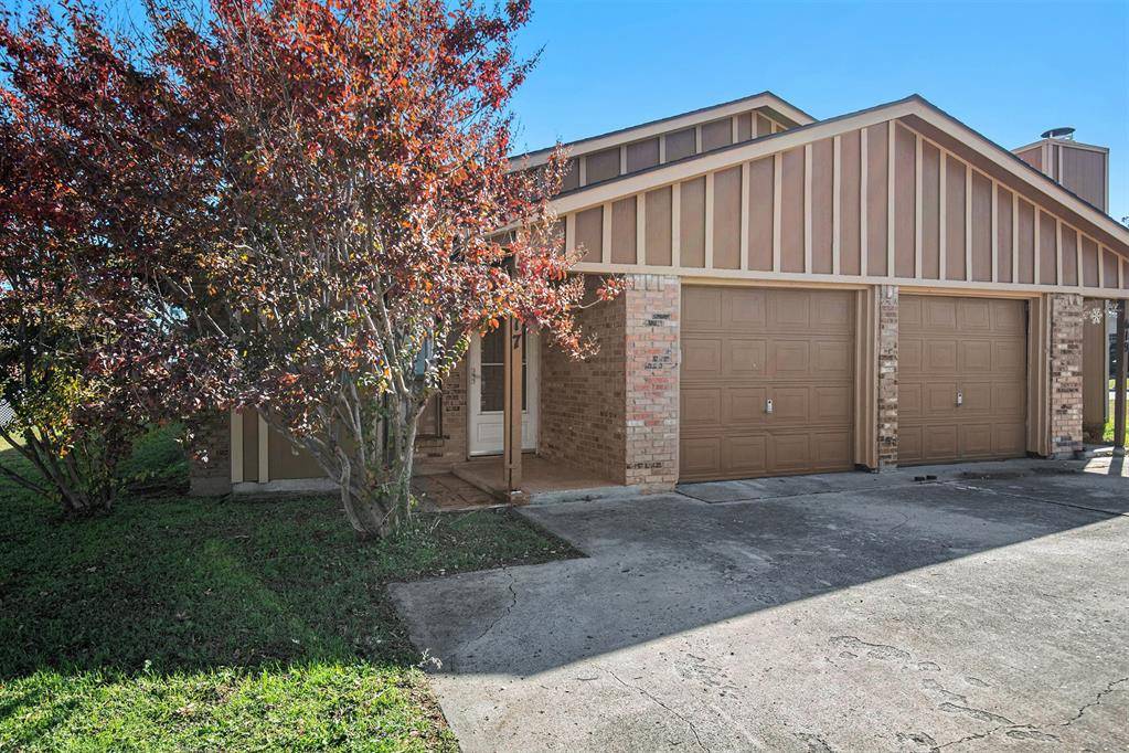 617 S Las Vegas Trail, White Settlement, TX 76108