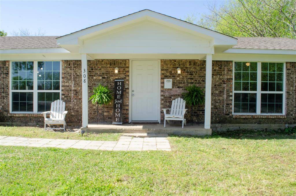 308 E Broadmore Avenue, Wills Point, TX 75169