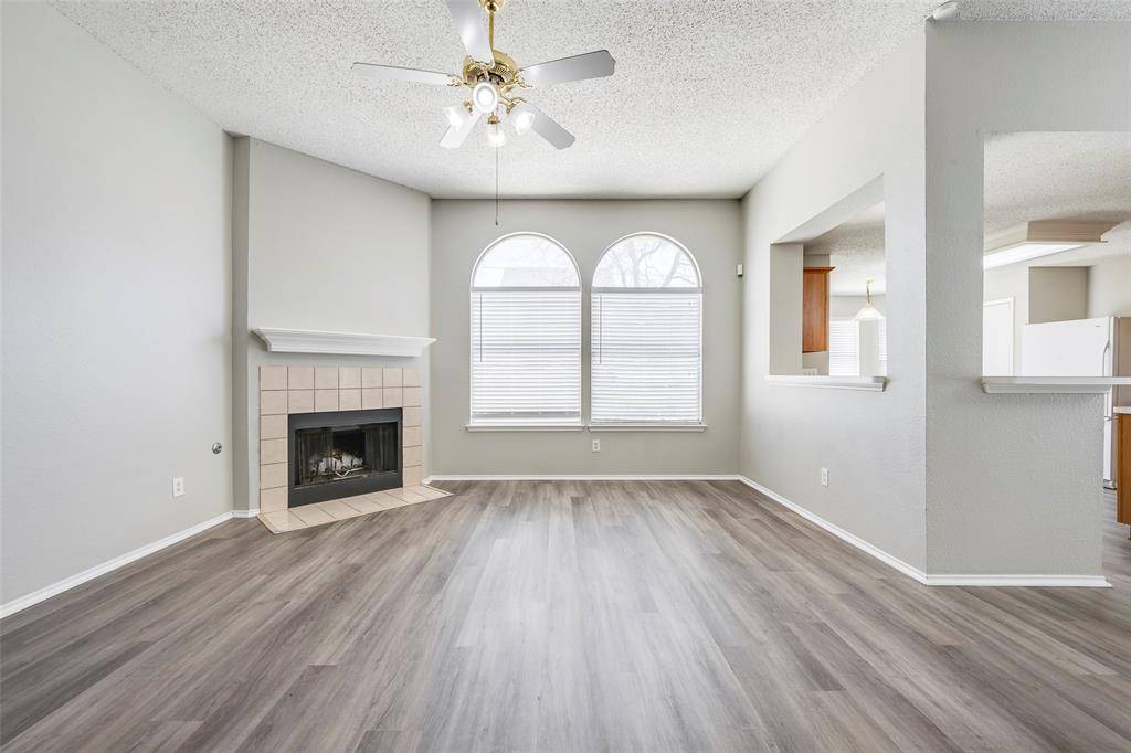 6431 ST LEONARD Drive, Arlington, TX 76001