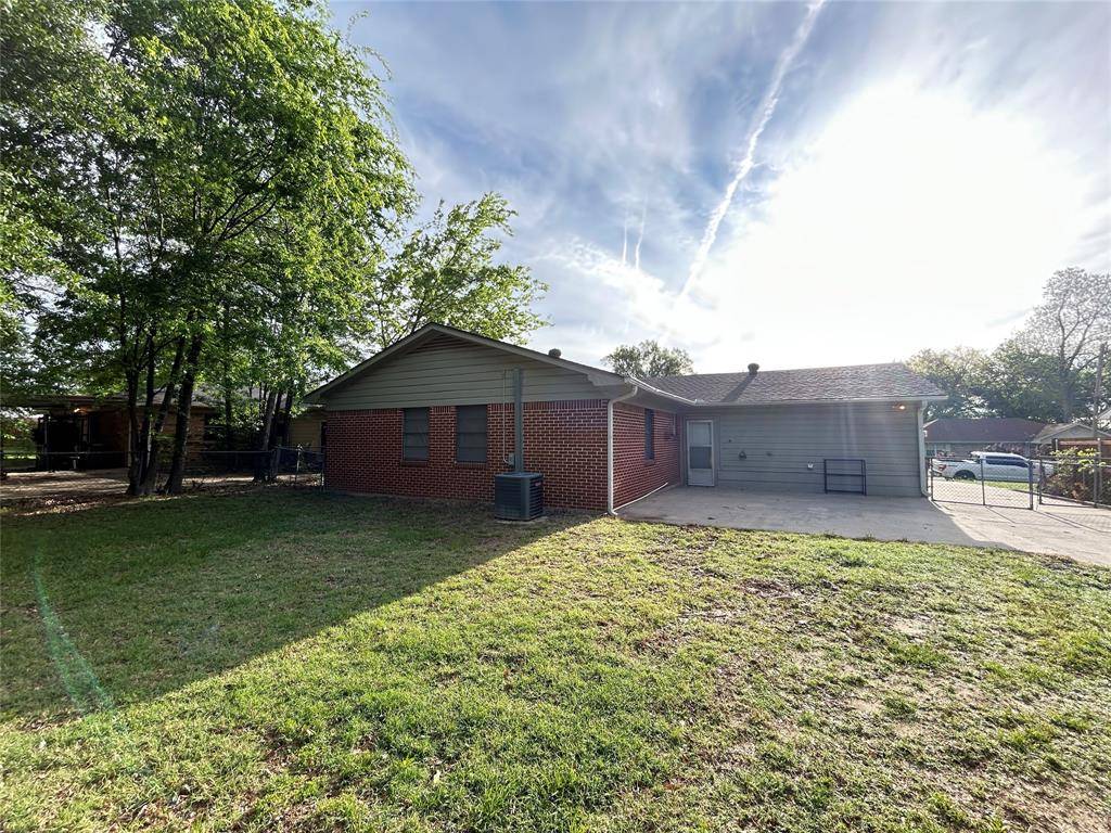 913 Fisher Street, Sulphur Springs, TX 75482