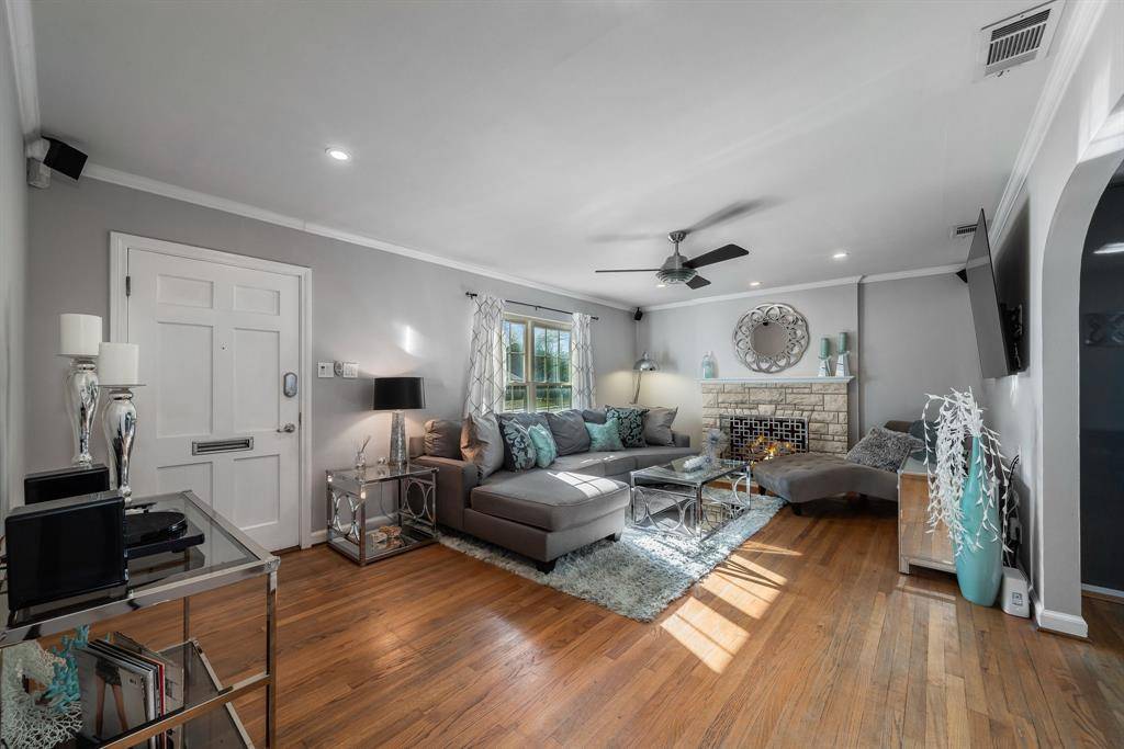 6455 Sondra Drive, Dallas, TX 75214