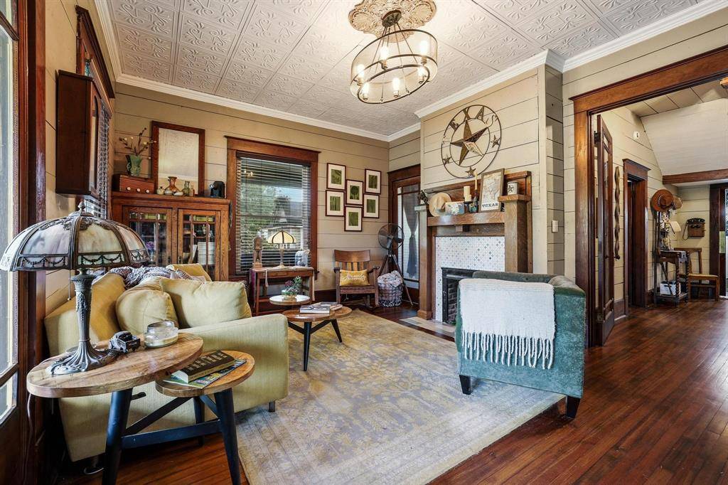 530 S Waco Street, Van Alstyne, TX 75495