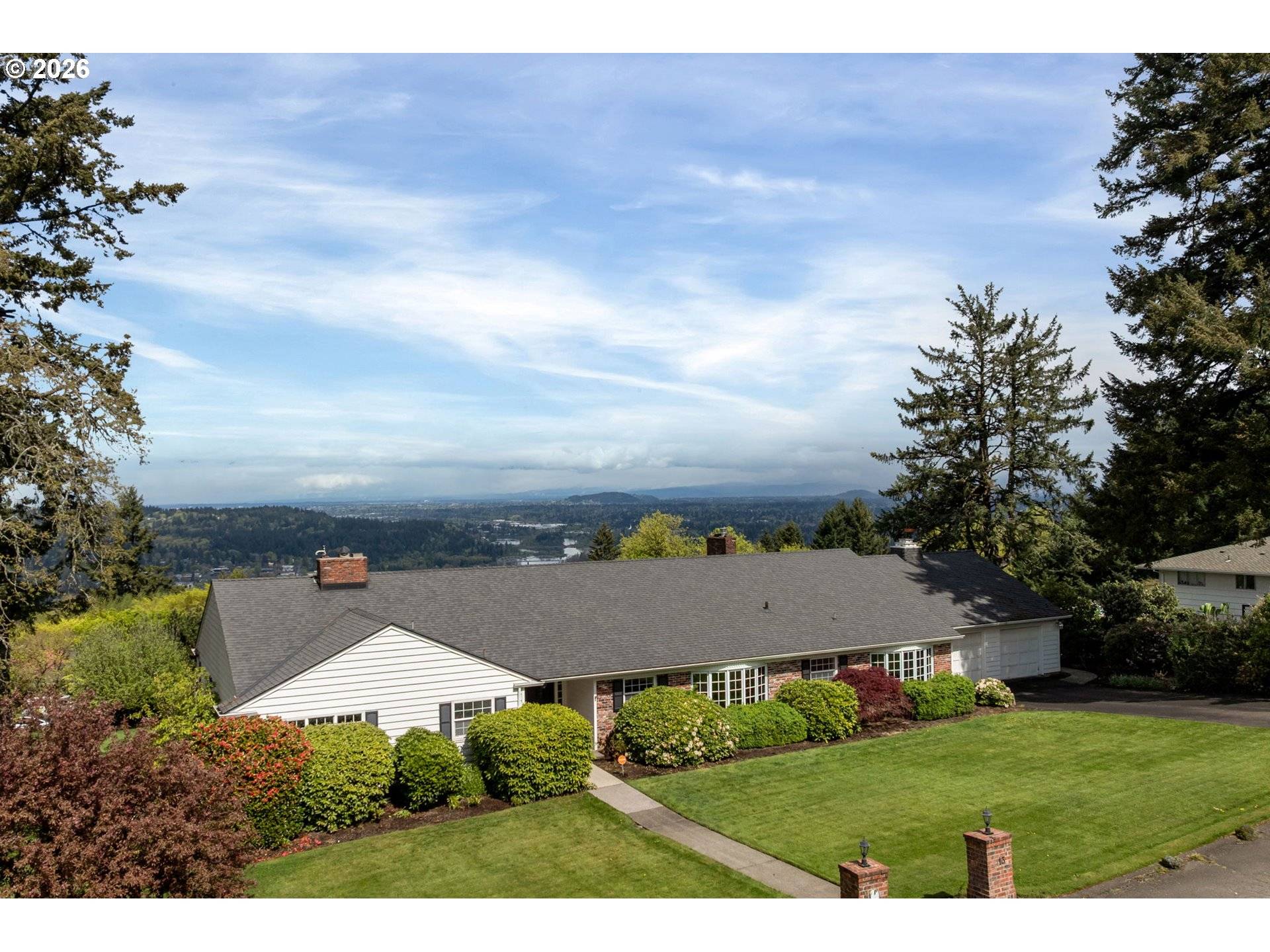 813 SKYLAND DR, Lake Oswego, OR 97034