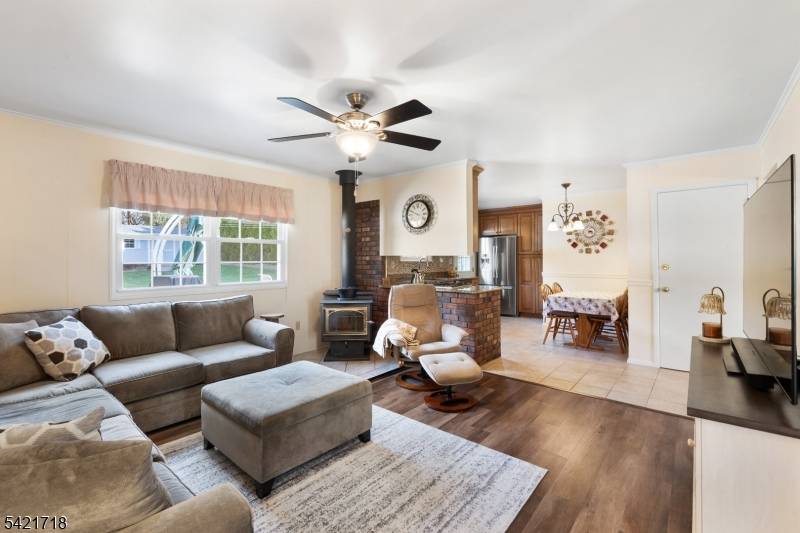 13 Hillside Dr, Clinton Town, NJ 08809