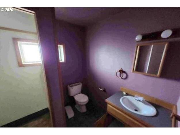 830 3RD ST, Bandon, OR 97411