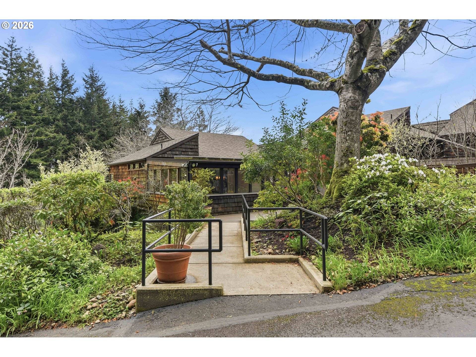 1310 INGERSOLL ST, Coos Bay, OR 97420