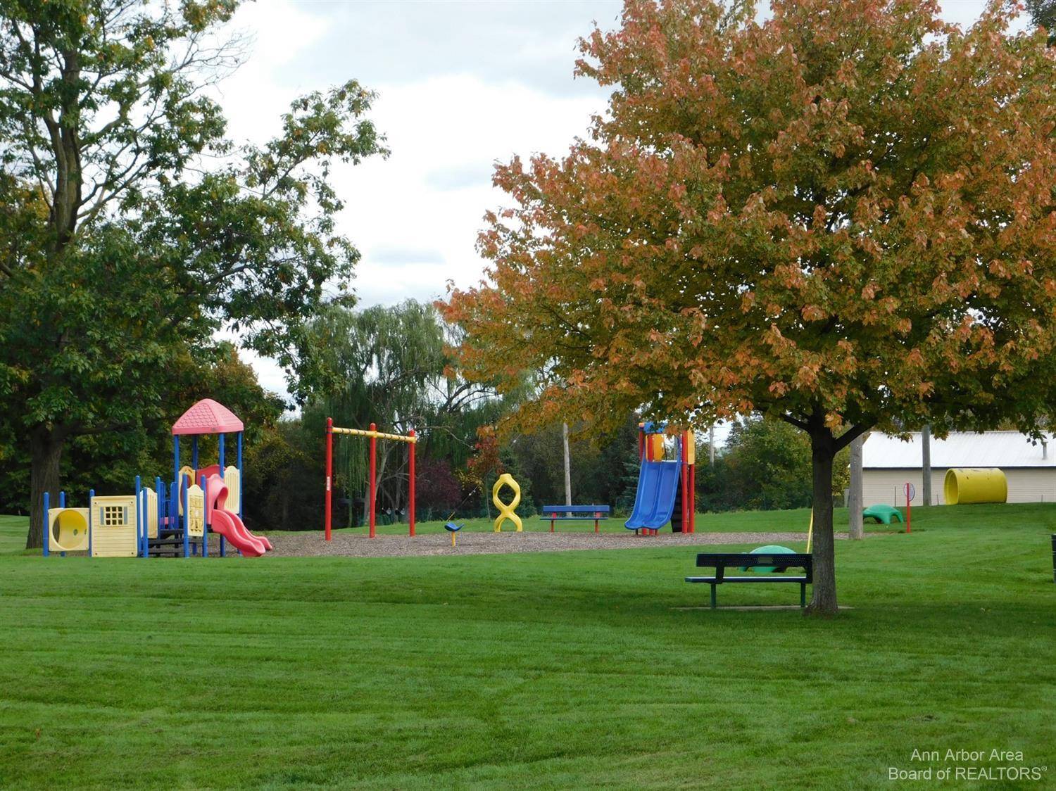 3385 Burbank DR, Ann Arbor, MI 48105