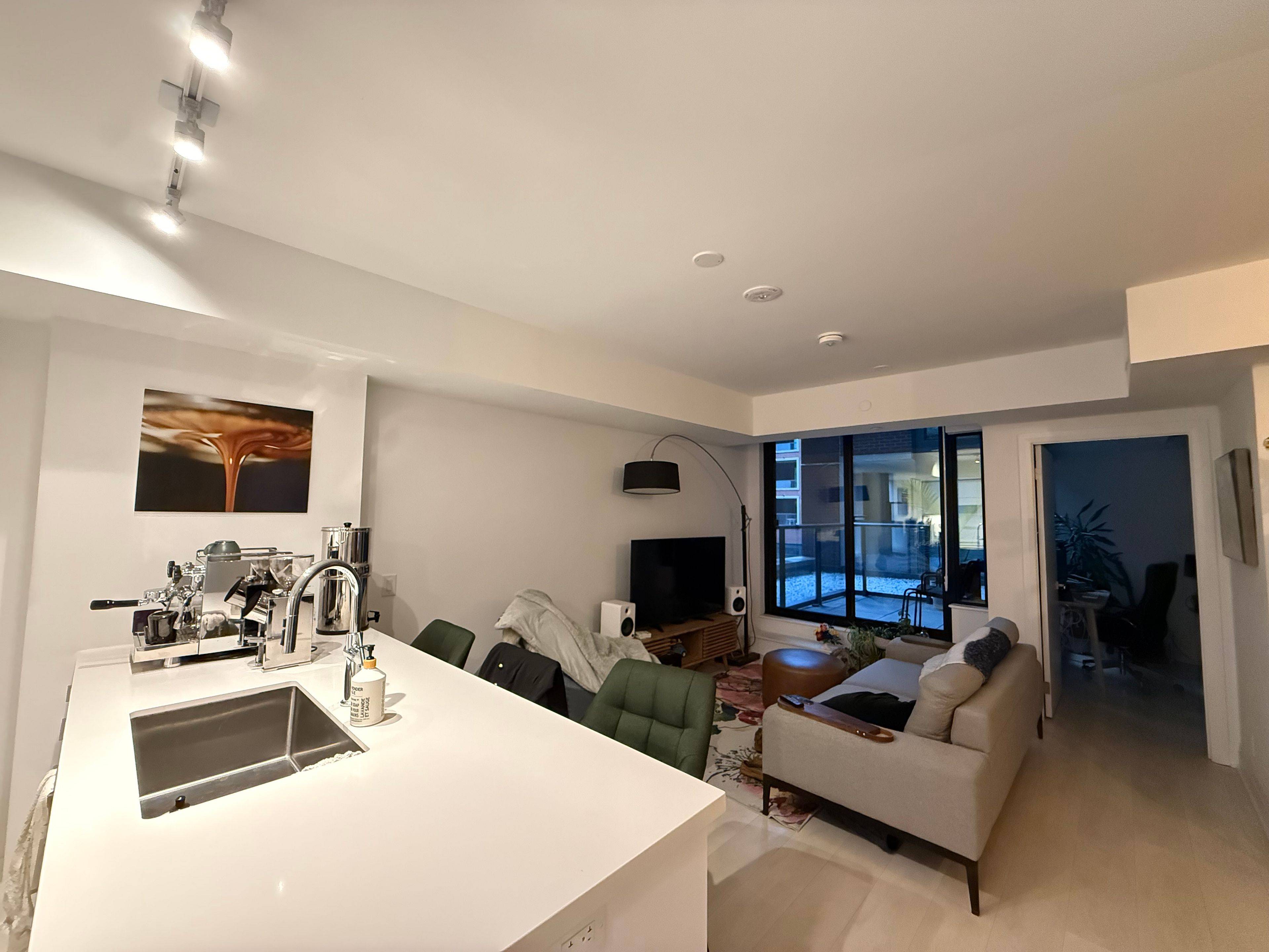 33 Frederick Todd WAY #330, Toronto C11, ON M4G 0C9