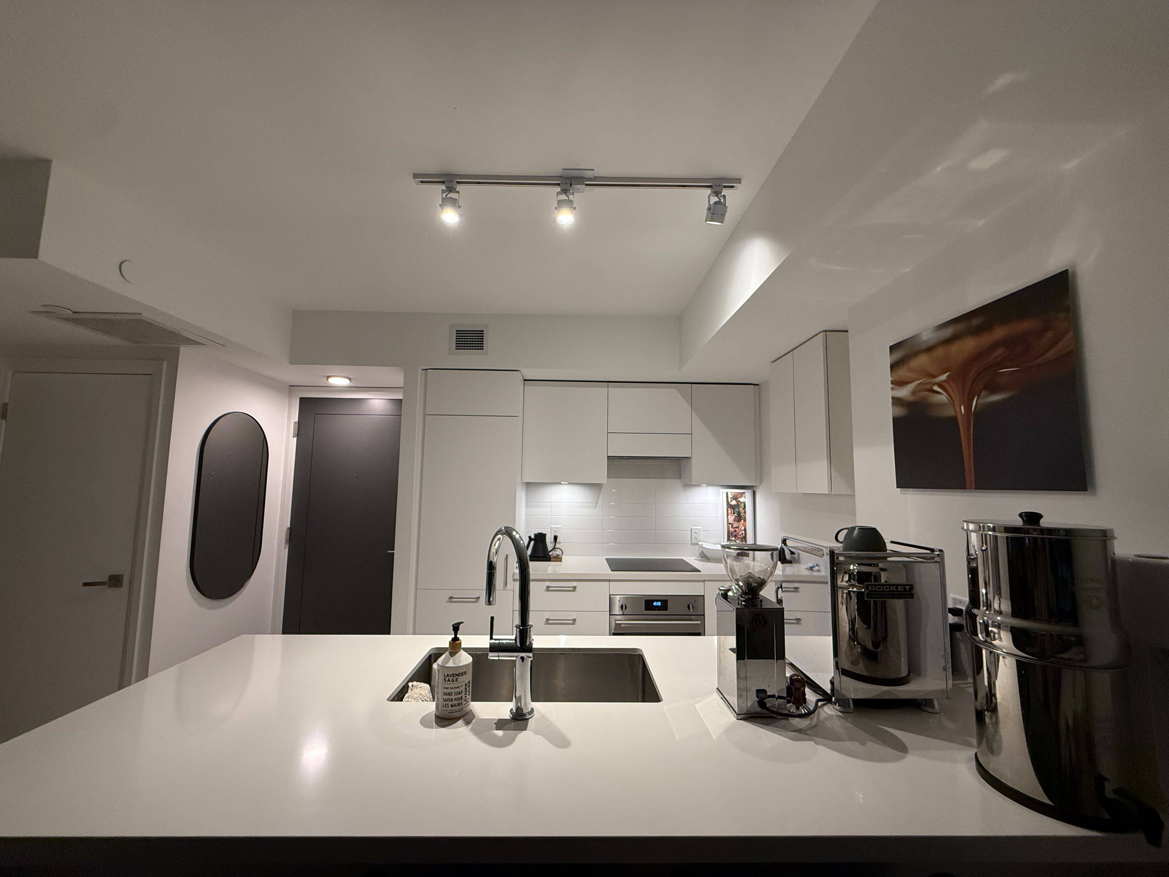 33 Frederick Todd WAY #330, Toronto C11, ON M4G 0C9