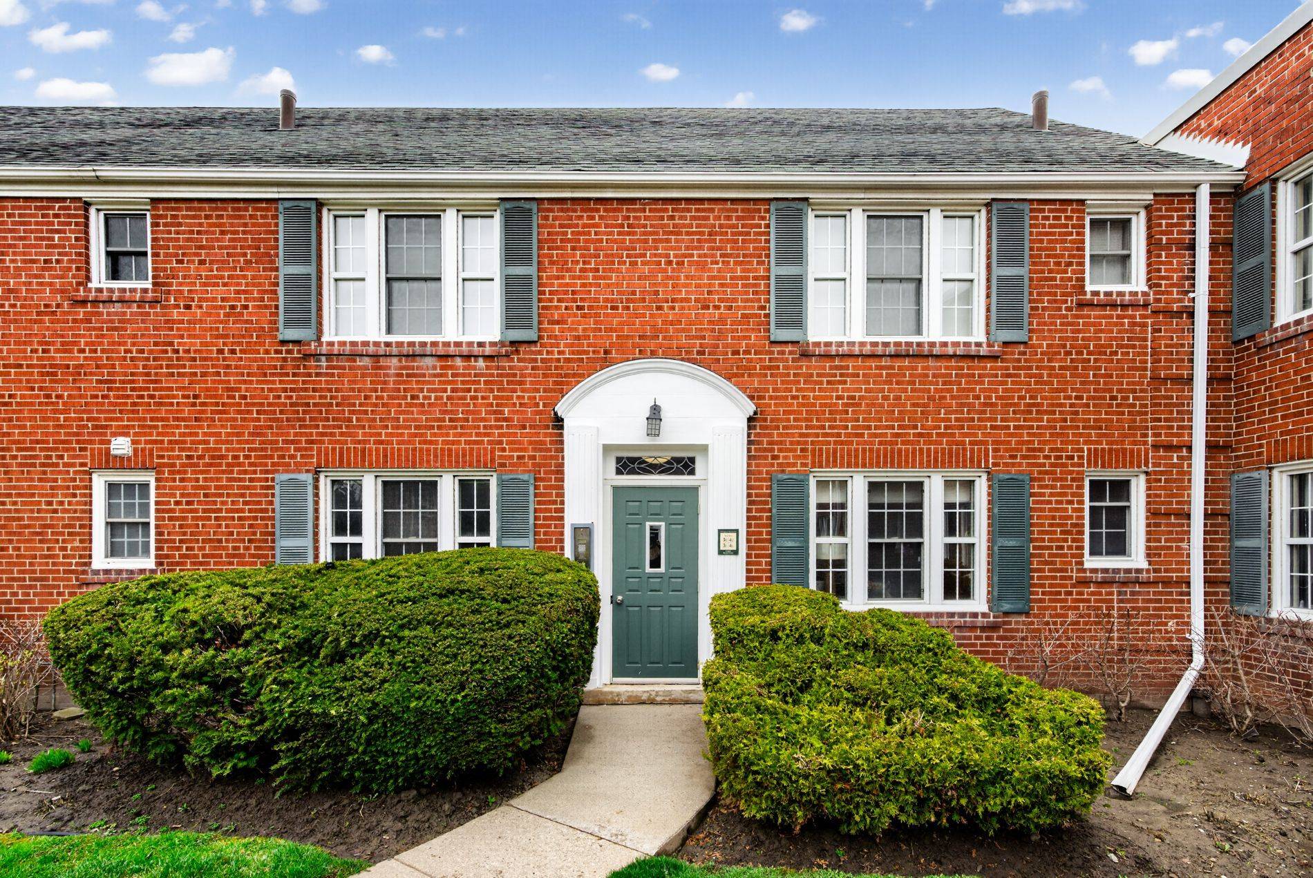 1365 Bayview AVE #L03, Toronto C11, ON M4G 3A5