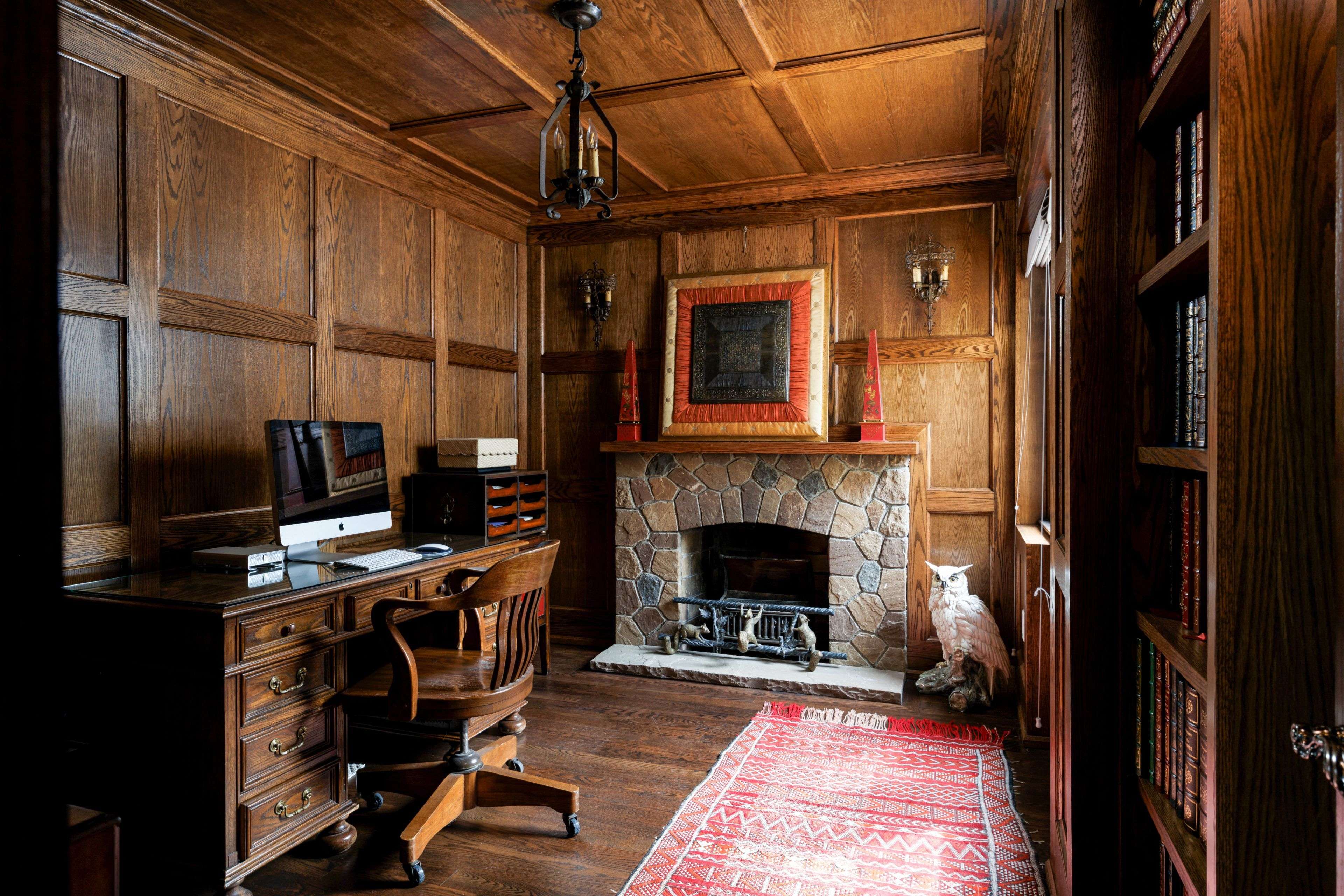 25 Varley LN, Toronto W08, ON M8X 0A9