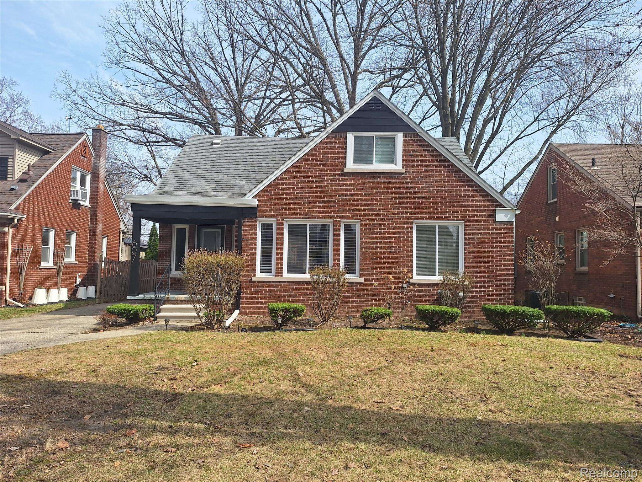 607 S Connecticut AVE, Royal Oak, MI 48067