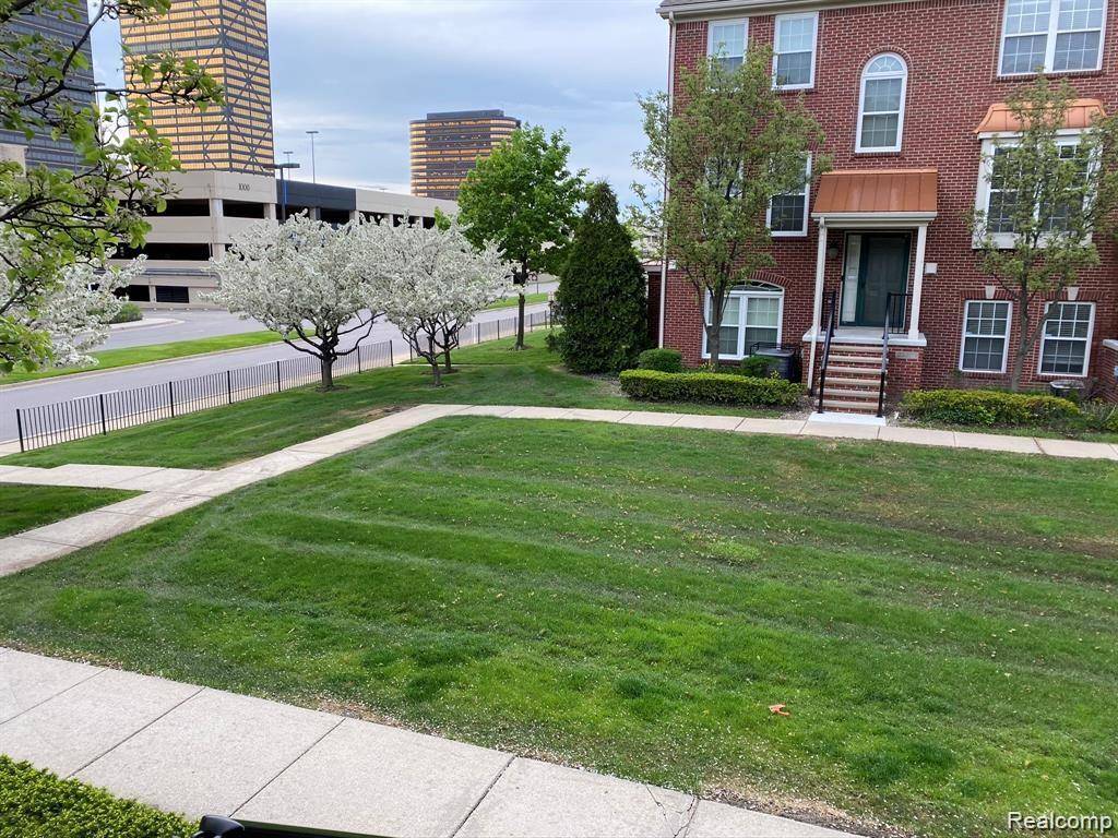 25322 SAINT JAMES, Southfield, MI 48075