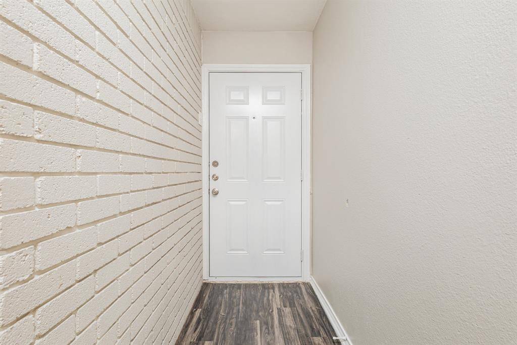 1017 Westminster Lane, Garland, TX 75040