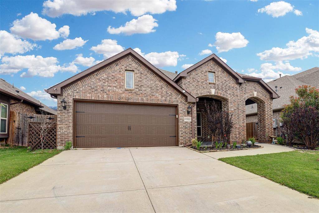 9501 Meadowpark Drive, Denton, TX 76226