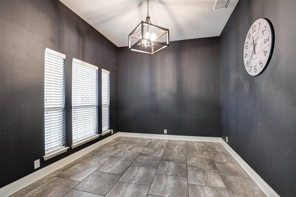 9501 Meadowpark Drive, Denton, TX 76226